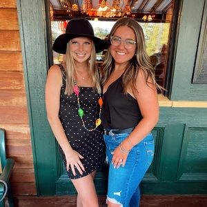 Meet your Posher, Olivia